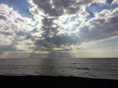 海と天使のはしご 海と天使のはしごの写真
