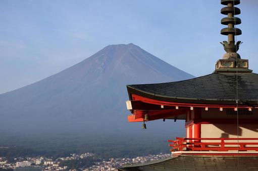 富士山と五重塔 富士山と五重塔の写真