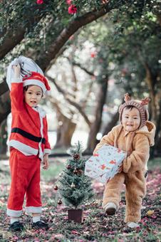 little santa and reindeer with presents, JPG little santa and reindeer with presents, JPG