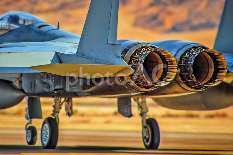 戦闘機の推力を高める可変式ノズル 戦闘機,エンジン,可変式の写真素材