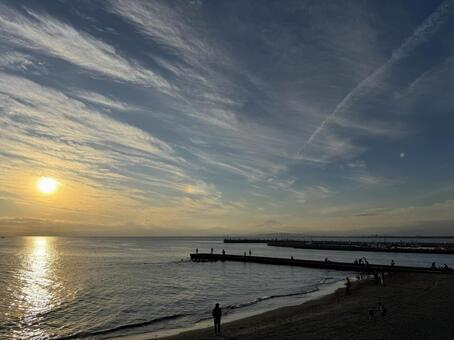 夕日 夕日,夕方,夕暮れの写真素材