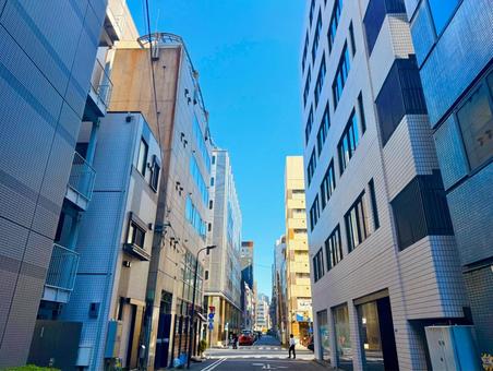 すっきりとした日本橋の街並みと青空 すっきりとした日本橋の街並みと青空 青空,空,ブルースカイの写真素材