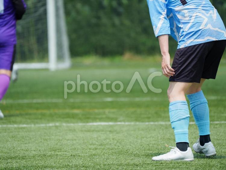 サッカー　試合　芝生　サッカー場 コピースペース,人工芝,キックオフの写真素材