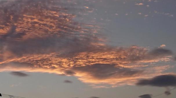 夕焼けの空のグラデーション 夕焼けの空のグラデーション 夕焼け,空,夕暮れの写真素材