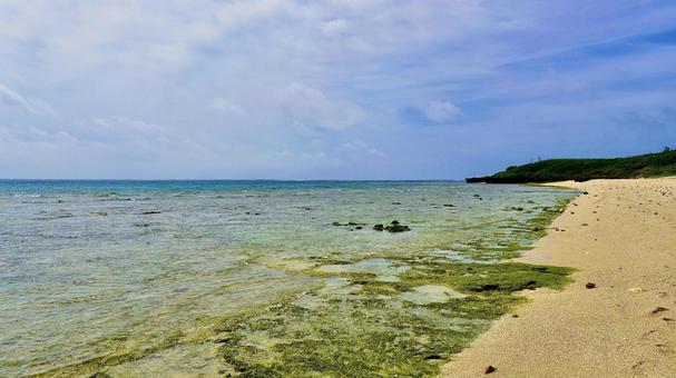 沖縄県うるま市津堅島のクワーチン浜 沖縄県うるま市津堅島のクワーチン浜の写真