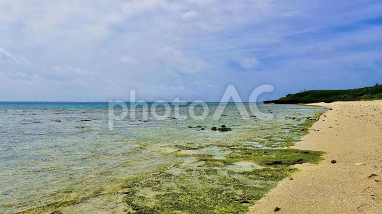 沖縄県うるま市津堅島のクワーチン浜 クワーチン浜,浜,海の写真素材