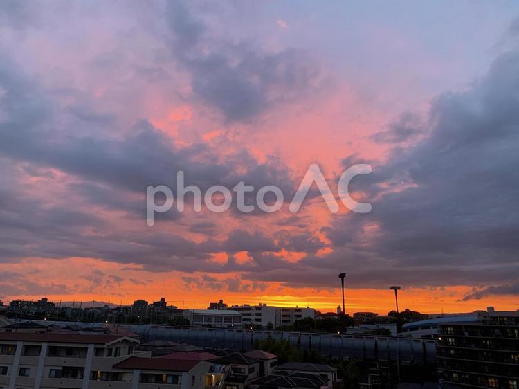 夕暮れの空 夕焼け,空,美しいの写真素材
