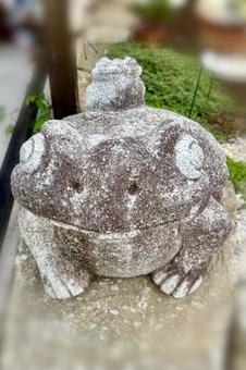 カエルの石像 カエルの石像の写真