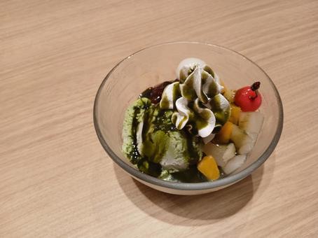 抹茶の白玉あんみつ、さくらんぼ 抹茶の白玉あんみつ、さくらんぼ 白玉,あんみつ,さくらんぼの写真素材