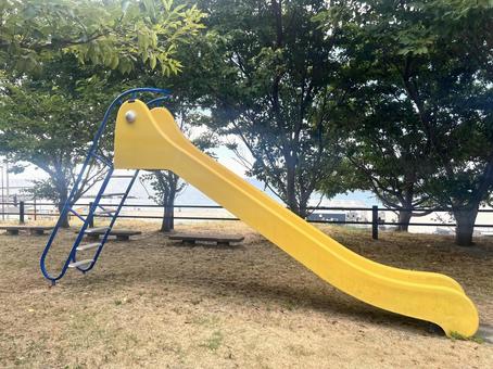 公園の滑り台 公園の滑り台の写真