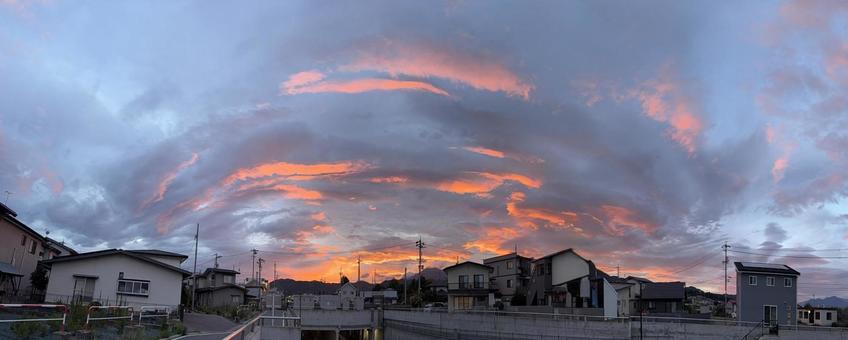 梅雨明け前の夕暮れ 梅雨明け前の夕暮れ 空,夕暮れ,夏の写真素材