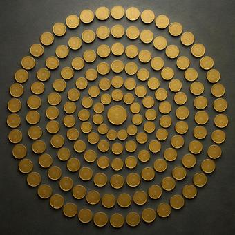 黄金の波紋が広がる富 黄金の波紋が広がる富の写真