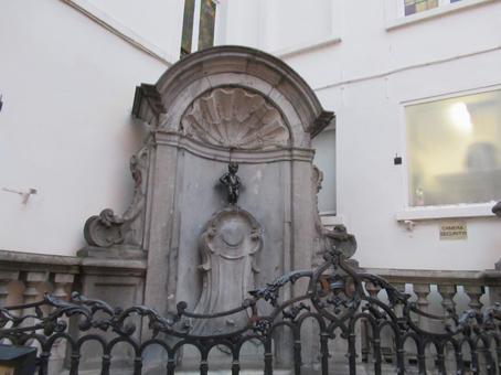 ベルギー、ブリュッセルの有名な小便小僧 ベルギー、ブリュッセルの有名な小便小僧 小便小僧,噴水,エデュープ通りの写真素材