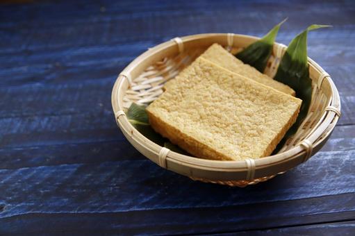 揚げ豆腐の和風盛り付け 揚げ豆腐の和風盛り付け 揚げ豆腐,豆腐,和食の写真素材