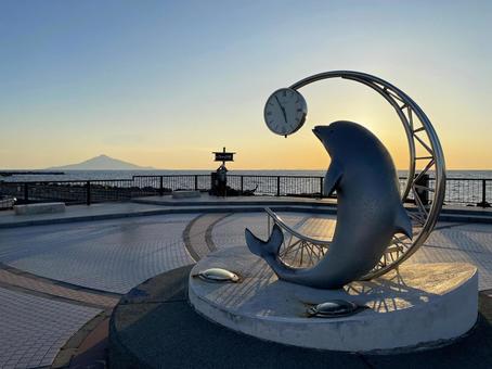 夕暮れの野寒布岬(ノシャップ岬)と利尻島 夕暮れの野寒布岬(ノシャップ岬)と利尻島 ノシャップ岬,野寒布岬,ノシャップの写真素材