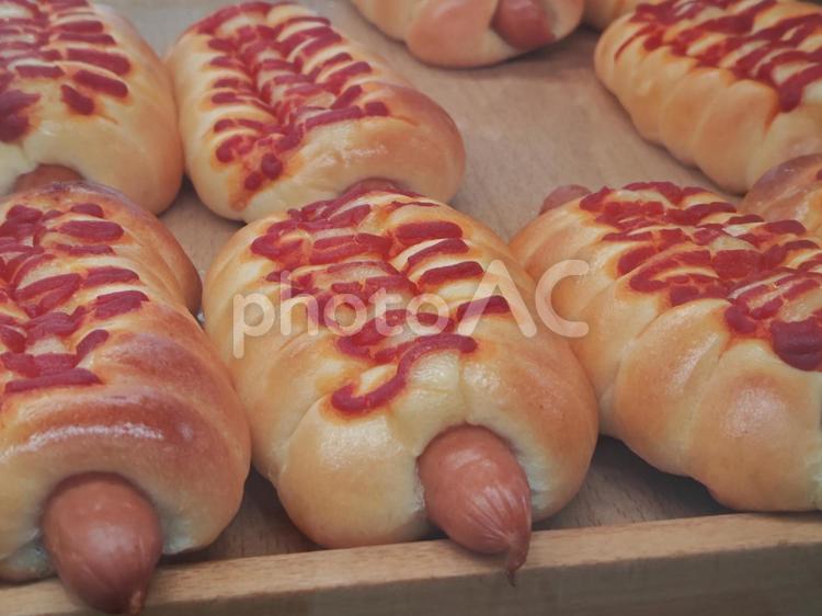 パン屋さんの焼きたて「ソーセージパン」 ソーセージパン,焼きたて,パン屋さんの写真素材