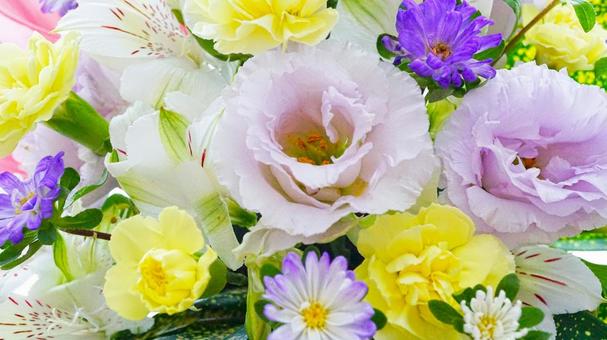 明るい豪華な花アレンジメント 明るい豪華な花アレンジメント 花,アレンジメント,フラワーアレンジメントの写真素材