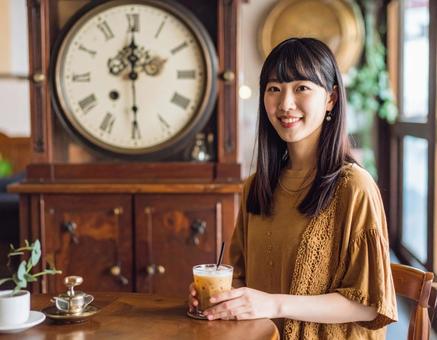 昭和レトロ・アンティーク喫茶でアイス珈琲 昭和レトロ・アンティーク喫茶でアイス珈琲の写真
