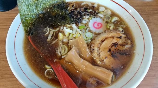 醤油ラーメン 醤油ラーメンの写真
