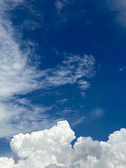 残暑の空 入道雲と青空 残暑の空 入道雲と青空 残暑,夏空,真夏の写真素材