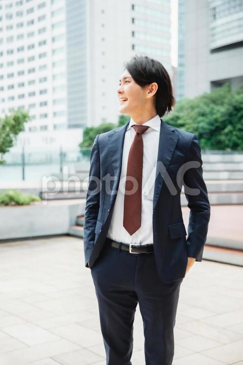 都会のビジネスマン（横顔） ビジネス,ビジネスマン,男性の写真素材