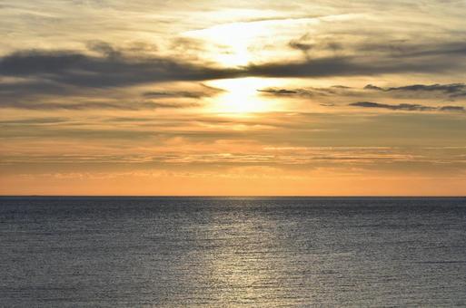 Romantic Sunset on the Echizen Coast of the Sea of Japan in the Evening, JPG