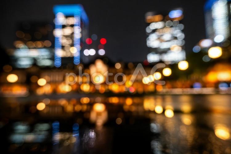 ぼやけた夜の街並み 都会,夜の風景,夜景の写真素材