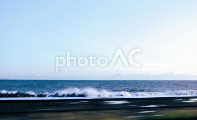 水平線と荒海 水平線,高波,波の写真素材