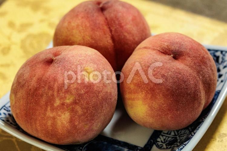 夏の美味しいフルーツ桃 桃,白桃,フルーツの写真素材