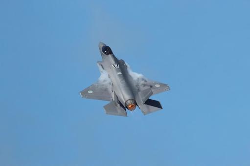 F-35A F-35A 軍用機,戦闘機,ステルス機の写真素材
