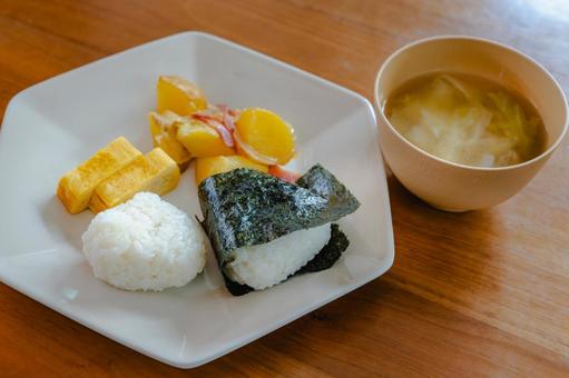 おにぎりの和朝食 朝食,和食,おにぎりの写真素材