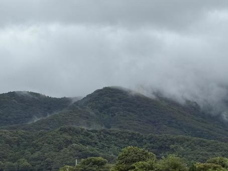 山にかかった雲 山にかかった雲 山,風景,自然の写真素材
