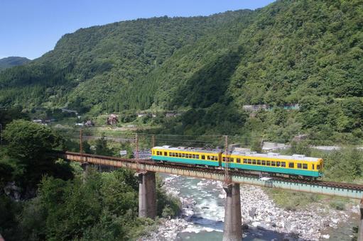 富山地方鉄道、10030形 富山地方鉄道,立山線,立山駅の写真素材