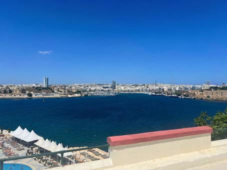 マルタの青い海と空 海,空,地中海の写真素材