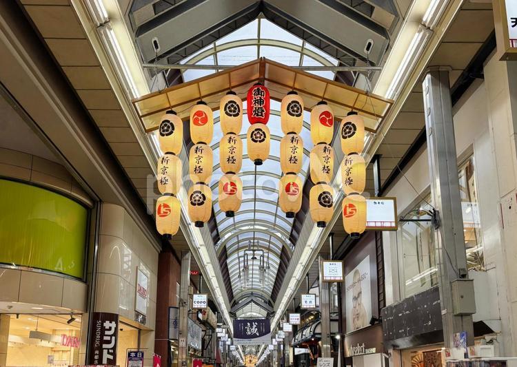 祇園祭期間中の京都・新京極の風景 新京極,祇園祭,京都の写真素材