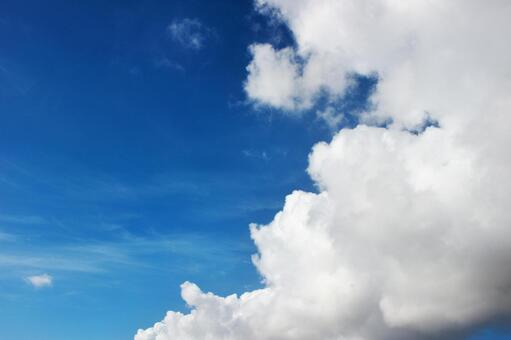 青い空と雲 青い空と雲の写真