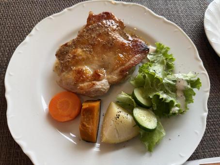 肉料理 レストラン,野菜,おいしいの写真素材