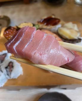 Tuna Nigiri Sushi Otoro, JPG