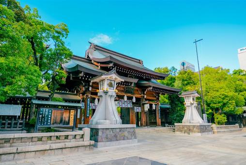【兵庫】神戸駅周辺の湊川神社 湊川神社,兵庫,神戸の写真素材
