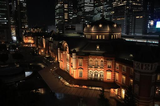 夜の東京駅丸の内駅舎 夜の東京駅丸の内駅舎 東京駅,丸の内駅舎,レンガの写真素材
