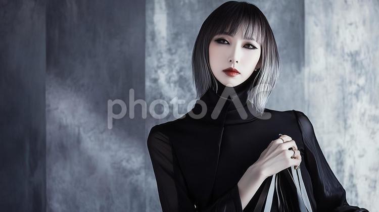 黒いドレスを着たボブヘアーの魅惑的な女性 黒いドレス,モノトーン,モデル風の写真素材