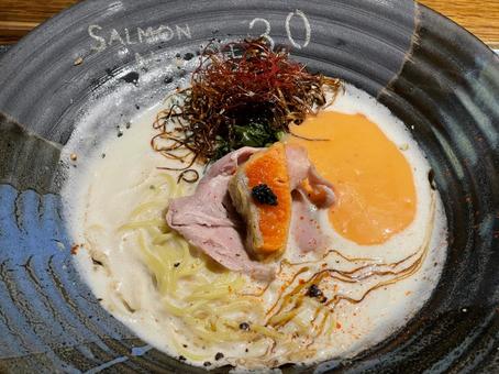 夏限定洋風冷製ラーメン 夏限定洋風冷製ラーメン 冷製ラーメン,冷製,ラーメンの写真素材