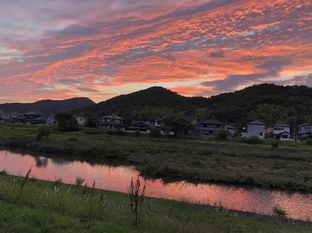 6月の黄昏時の写真