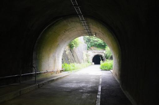 父島のトンネル トンネル,小笠原諸島,父島の写真素材