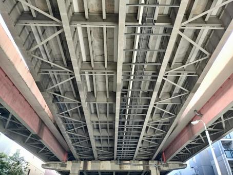 高速道路の裏側 高速道路の裏側 橋の裏,橋,高速道路の写真素材