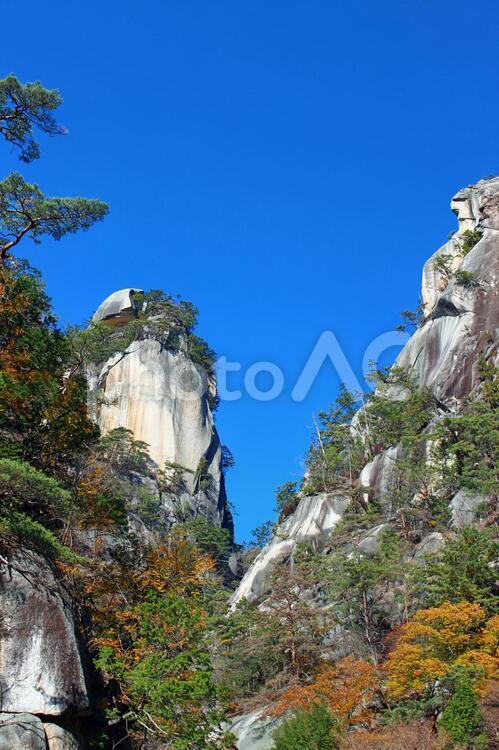 青空と昇仙峡 昇仙峡,覚円峰,渓谷の写真素材