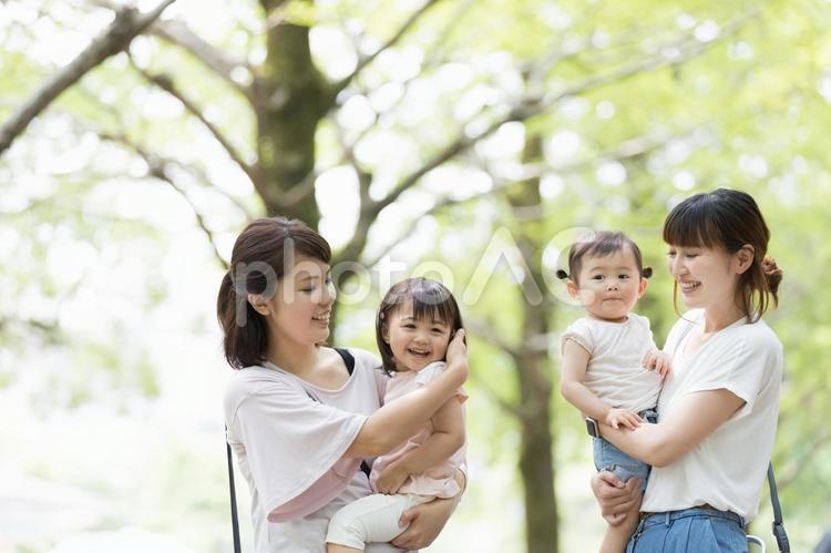 ママ友　母親　育児　 ママ友,公園,女性の写真素材
