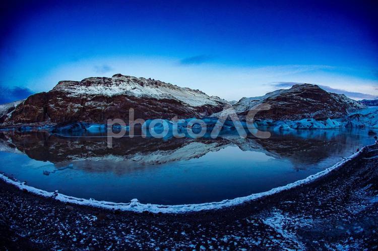 アイスランドの氷塊と湖 湖,氷,雪の写真素材