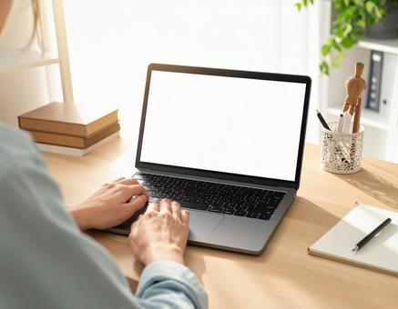 オンライン授業を受ける日本人 オンライン授業を受ける日本人の写真