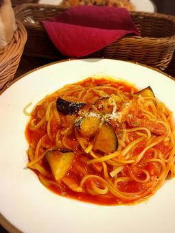 Tomato sauce pasta lunch, पास्ता, टमाटर की चटनी, इतालवी, JPG